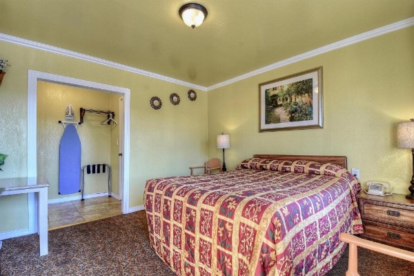 Bayside Inn image 10