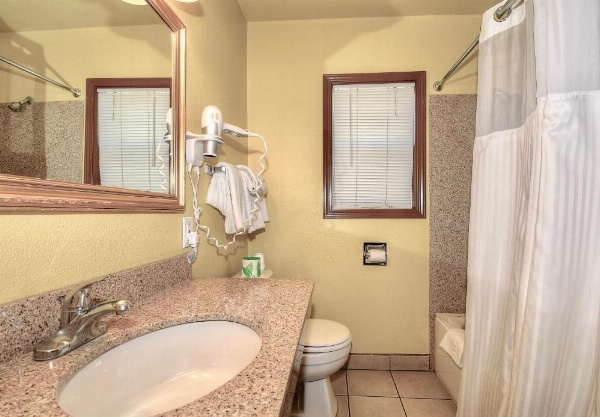 Bayside Inn image 48